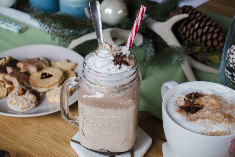 lebkuchen-latte-weihnachten-getränk-soulfood-weihnchtsgetränk-stuttgart-münchen-fitness-vegan